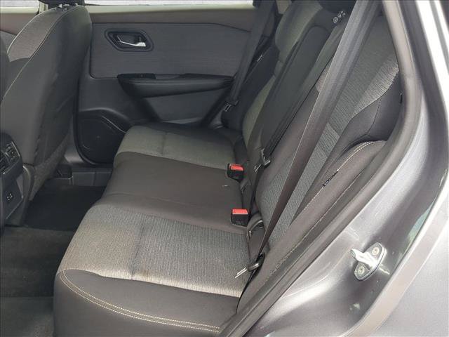 Used 2023 Nissan Rogue SV AWD/4WD image 17