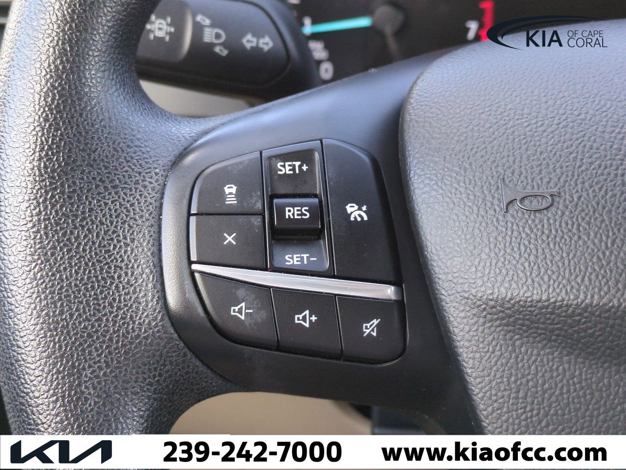 Used 2020 Ford Escape SE image 26