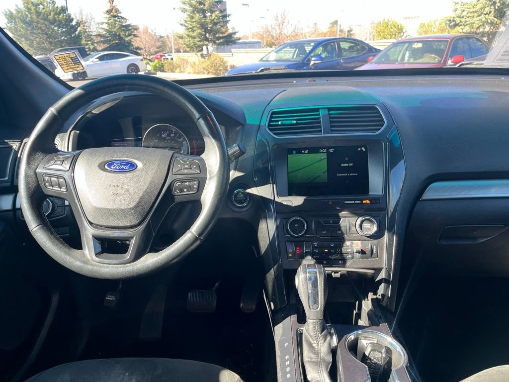 Used 2018 Ford Explorer XLT w/ Equipment Group 202A image 19