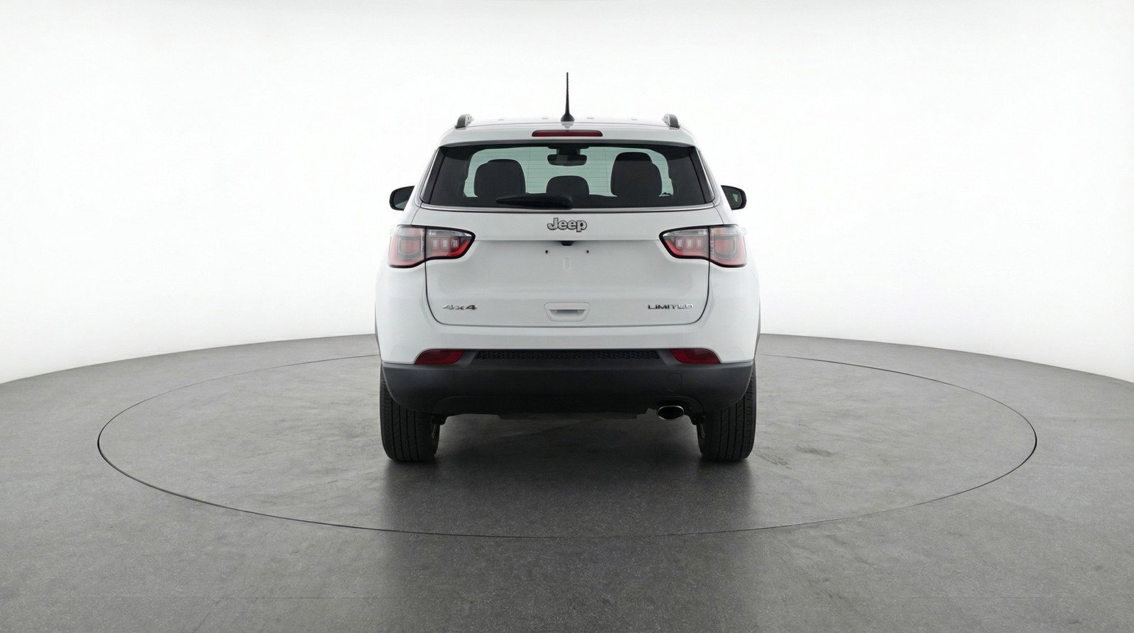 Used 2025 Jeep Compass Latitude AWD/4WD image 7