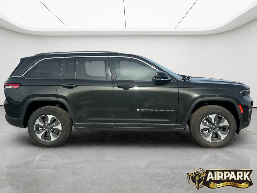 New 2023 Jeep Grand Cherokee 4WD 4xe image 3