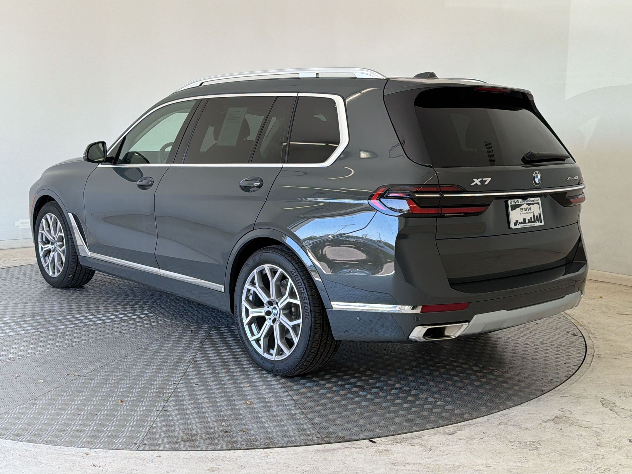 Used 2026 BMW X7 xDrive40i w/ Premium Package AWD/4WD image 3