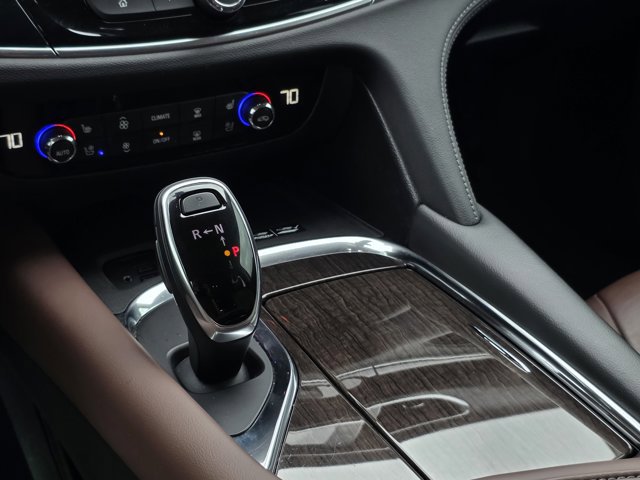 Used 2020 Buick Enclave Avenir w/ Avenir Technology Package FWD image 22