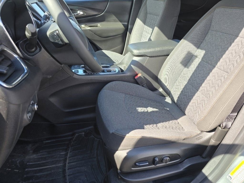 Used 2024 Chevrolet Equinox LT image 19