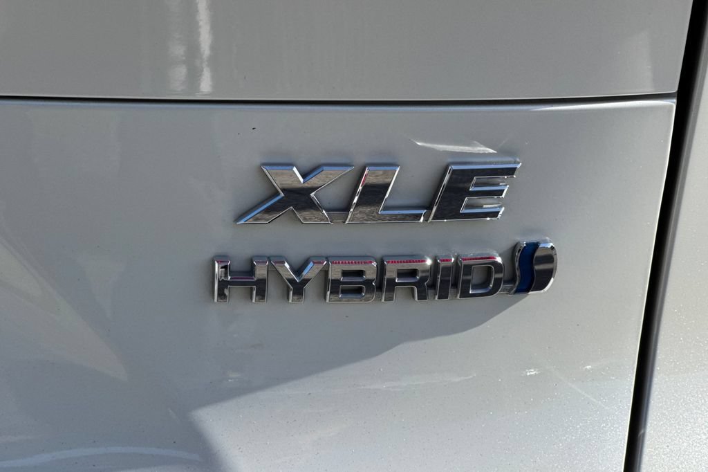 Certified 2022 Toyota Venza XLE AWD/4WD image 26