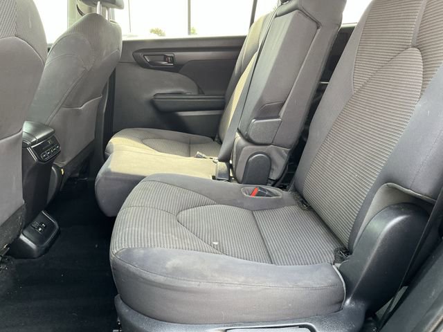 Used 2021 Toyota Highlander L FWD image 26
