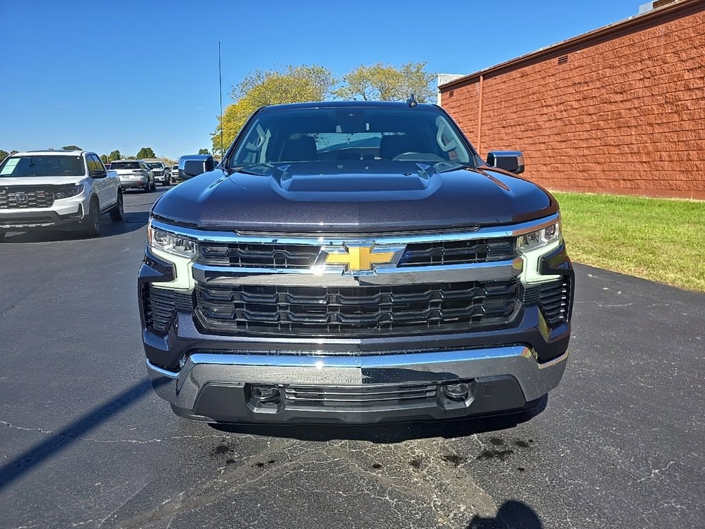 Used 2023 Chevrolet Silverado 1500 LT image 2