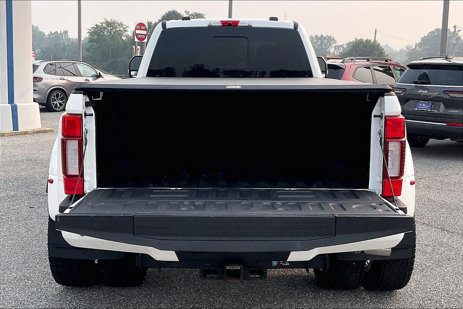 Used 2022 Ford F450 Platinum w/ FX4 Off-Road Package AWD/4WD image 33