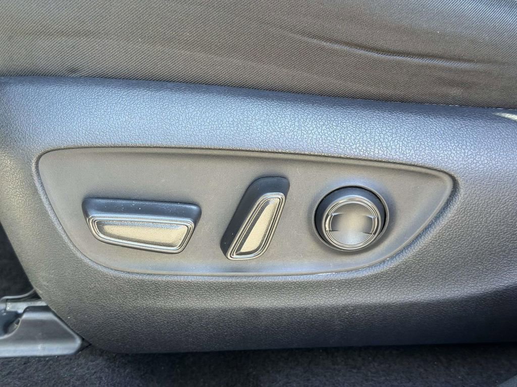 Used 2024 Toyota RAV4 XLE AWD/4WD image 19