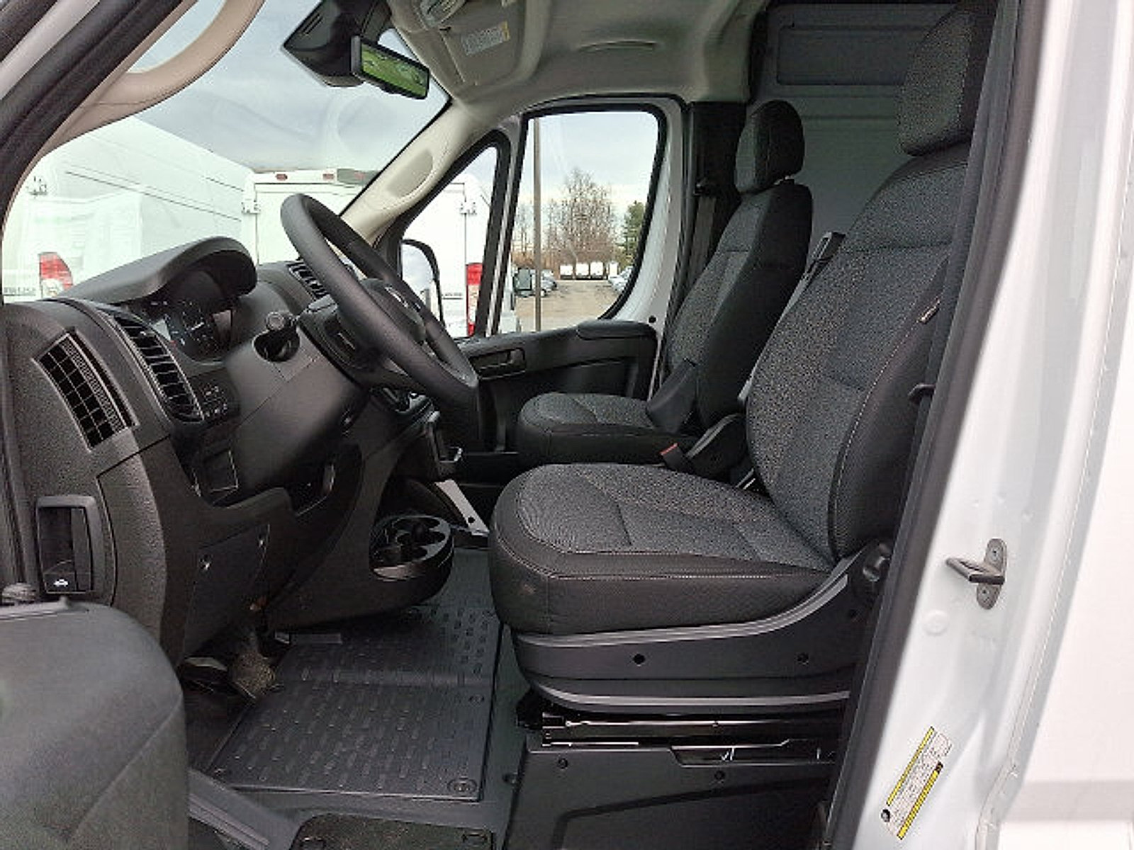 Used 2024 RAM ProMaster 3500 w/ Safety Group FWD image 9
