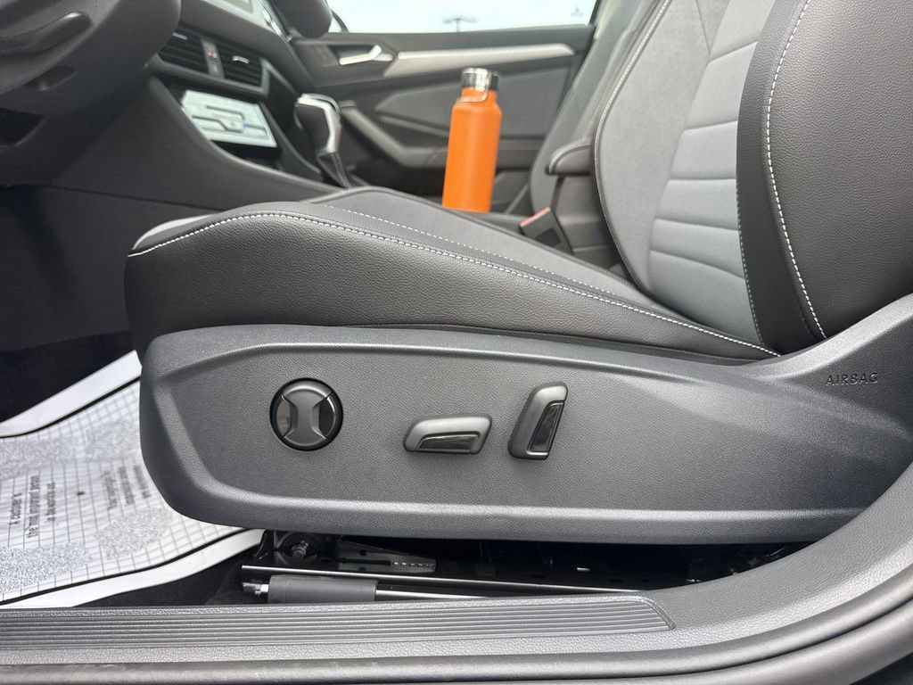 New 2025 Volkswagen Jetta SE image 22