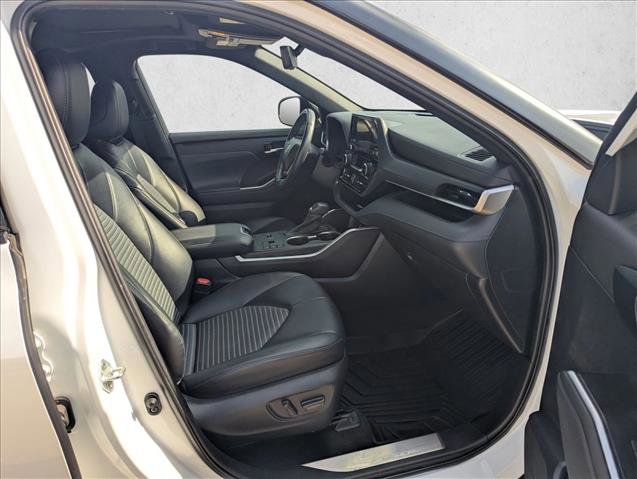 Used 2023 Toyota Highlander XSE FWD image 20