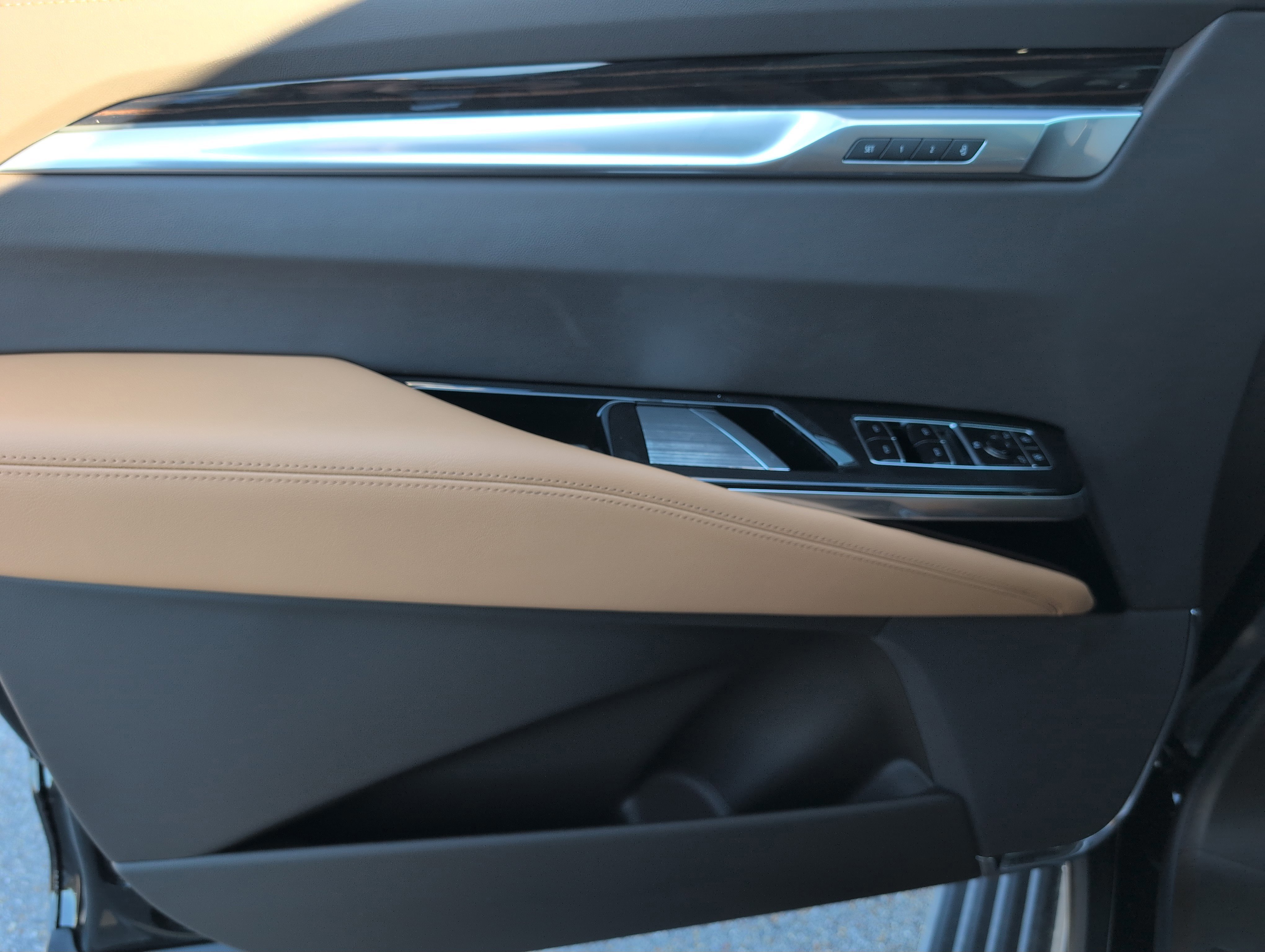 New 2026 Cadillac Escalade Luxury w/ LPO, Radiant Package image 15