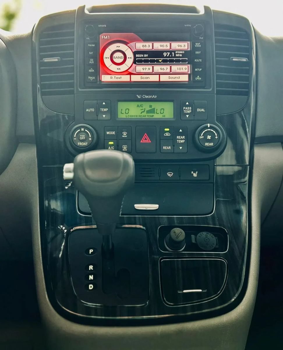Used 2012 Kia Sedona EX w/ Luxury Pkg FWD image 23