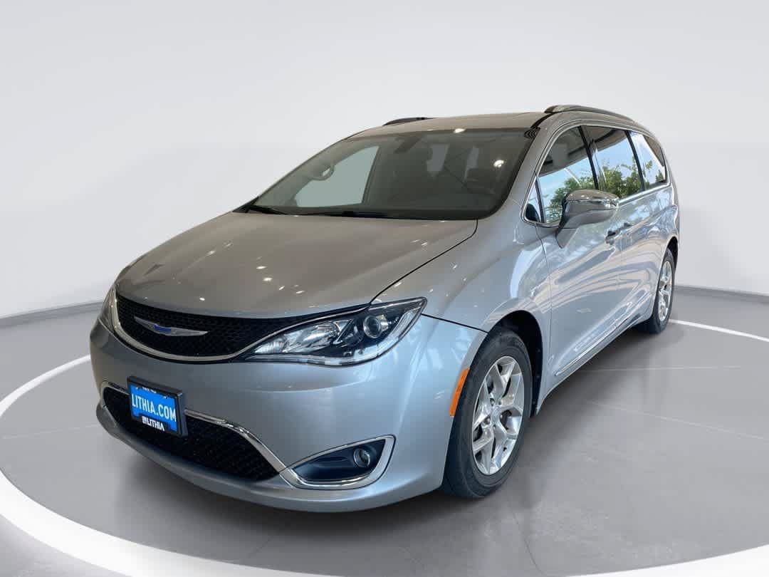 Used 2018 Chrysler Pacifica Limited FWD image 1
