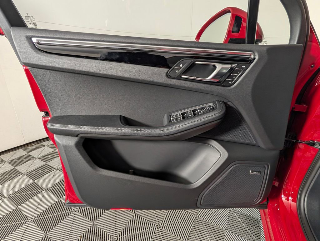 New 2026 Porsche Macan S image 25