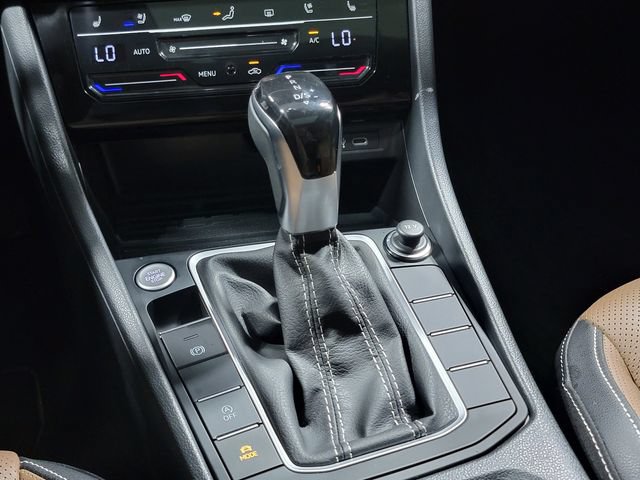 Used 2025 Volkswagen Jetta SEL FWD image 22