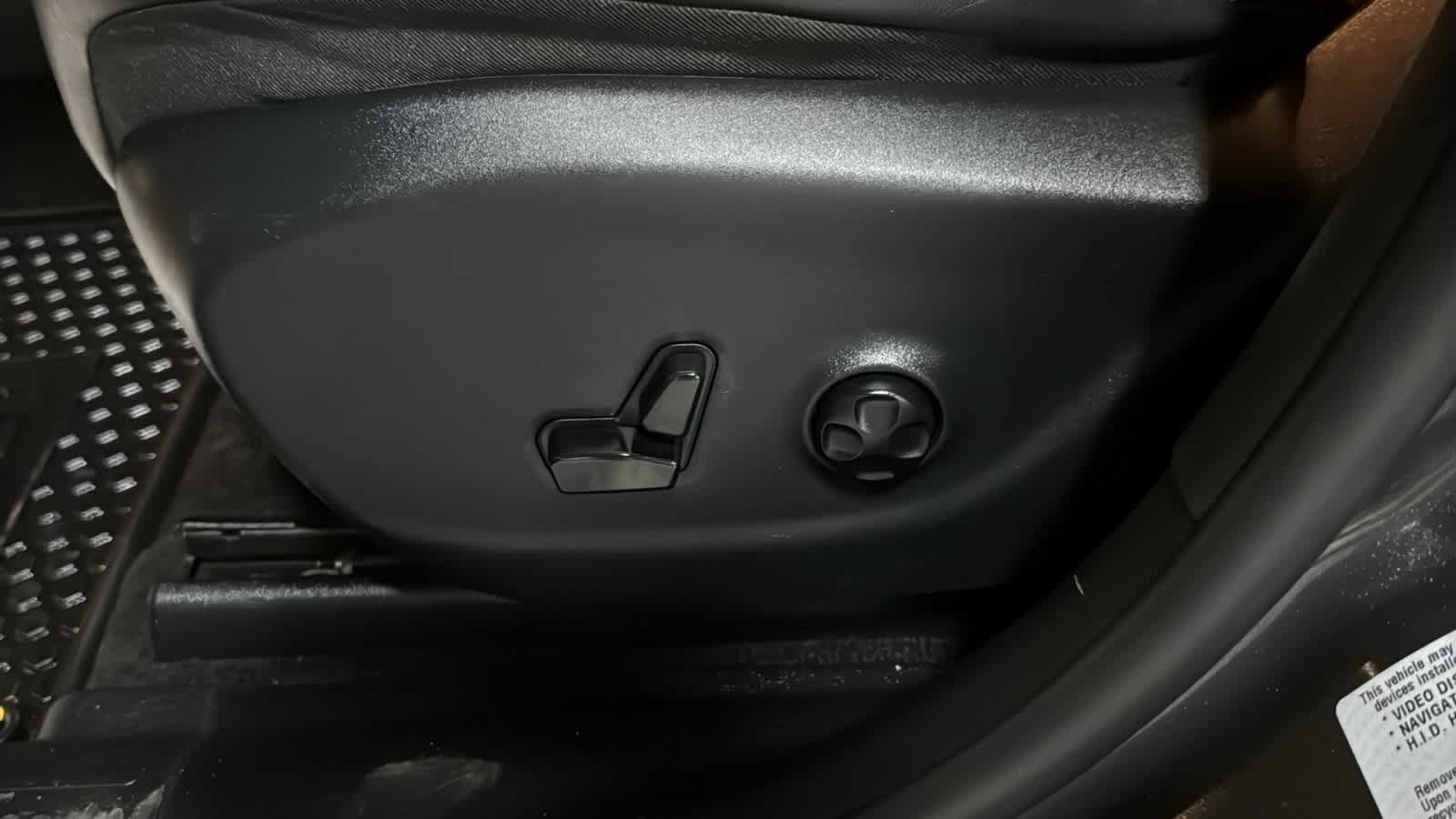 Used 2015 Jeep Cherokee Trailhawk w/ Leather Interior Group AWD/4WD image 19