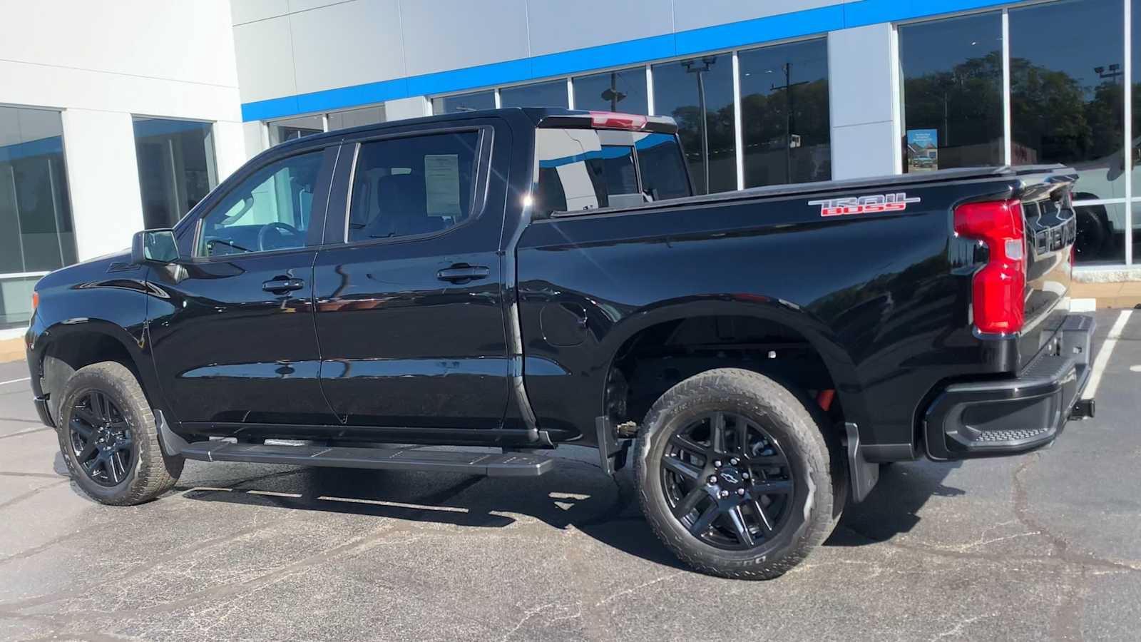 Certified 2025 Chevrolet Silverado 1500 LT Trail Boss w/ Convenience Package II AWD/4WD image 6