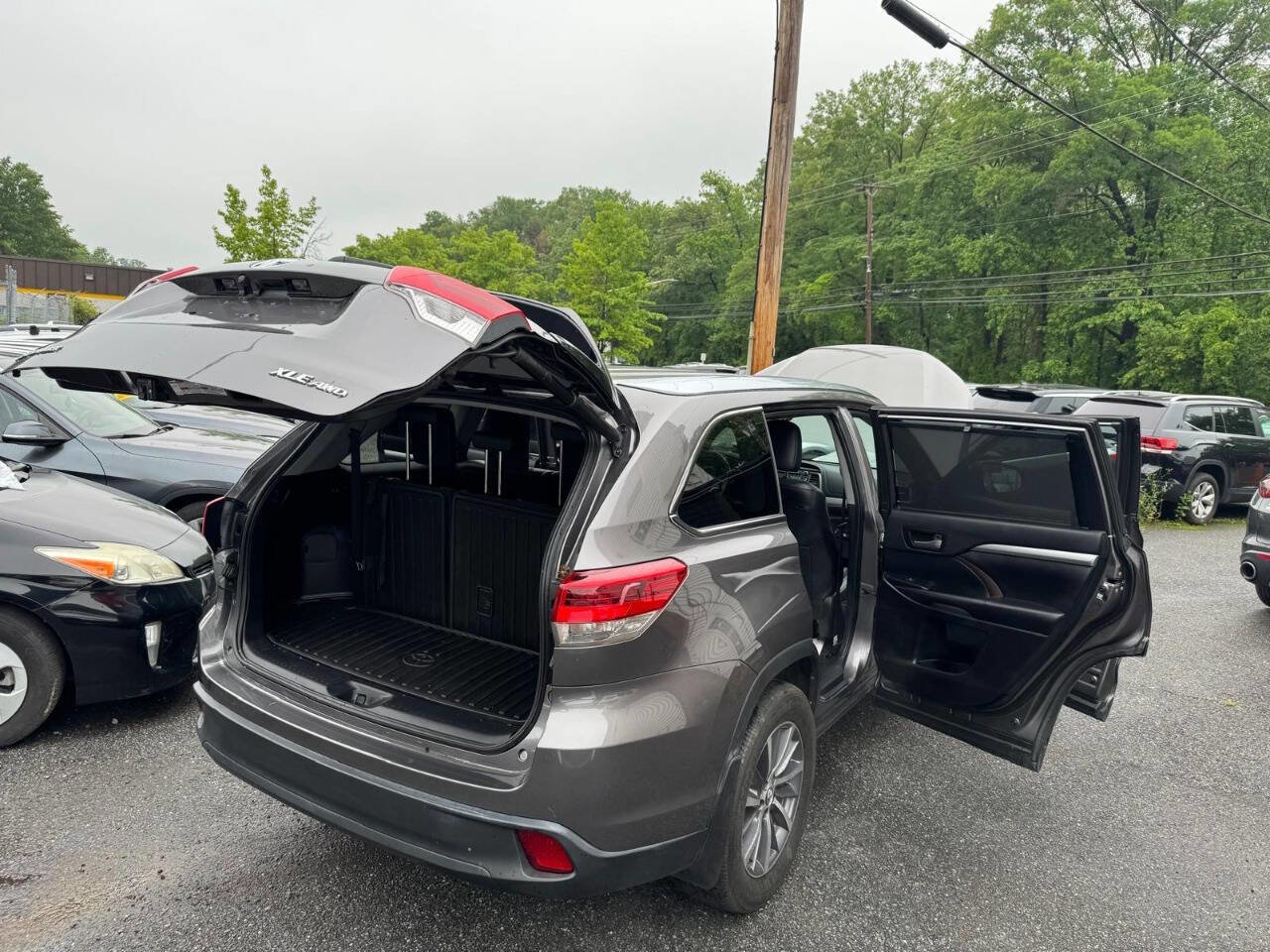 Used 2019 Toyota Highlander XLE image 9