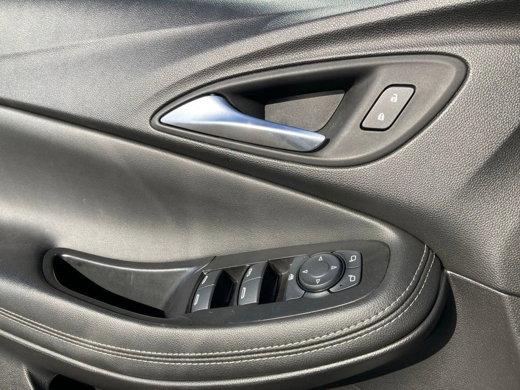 Used 2025 Buick Encore GX Preferred image 12