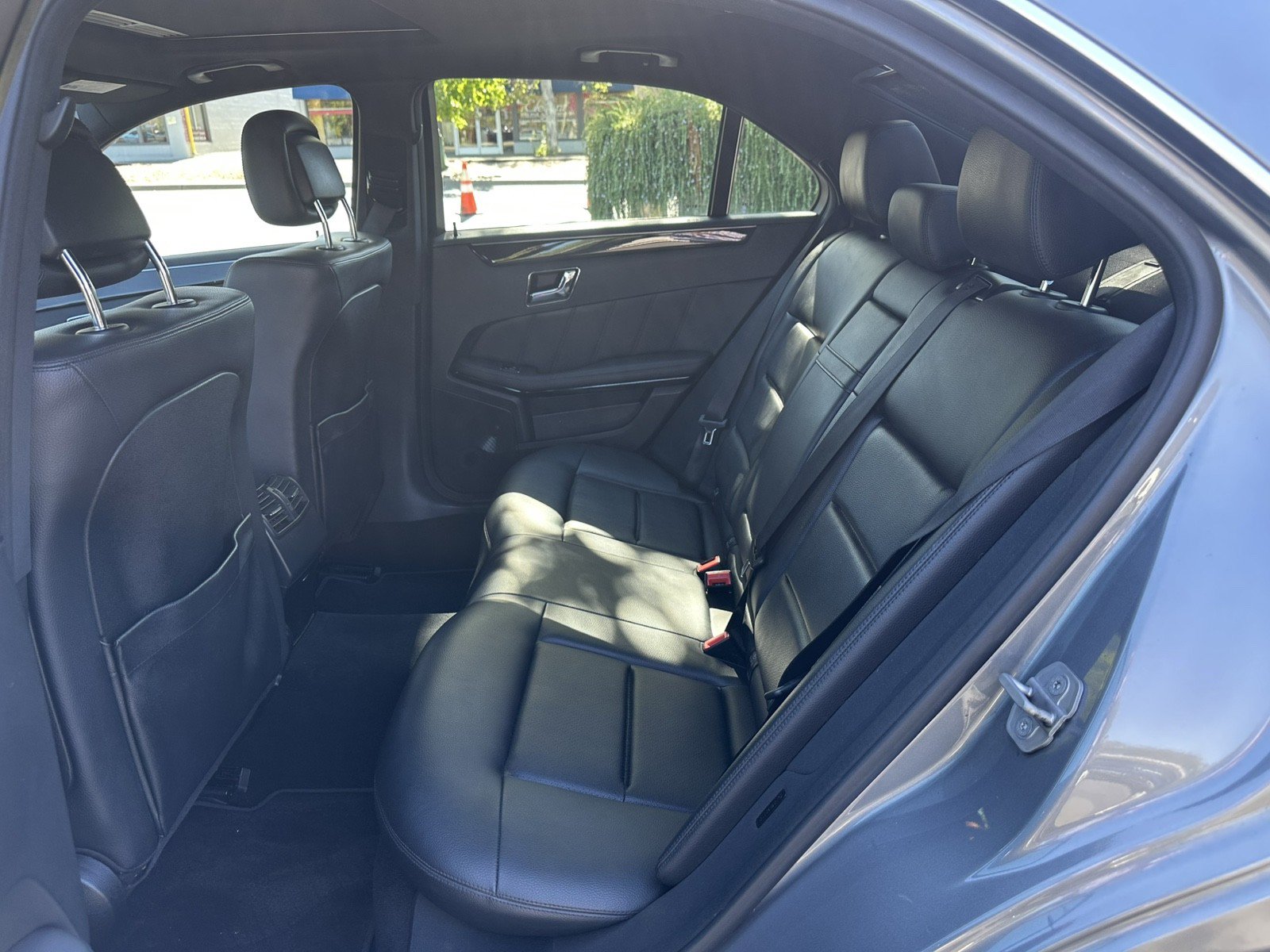 Used 2010 Mercedes-Benz E 350 Sedan image 21