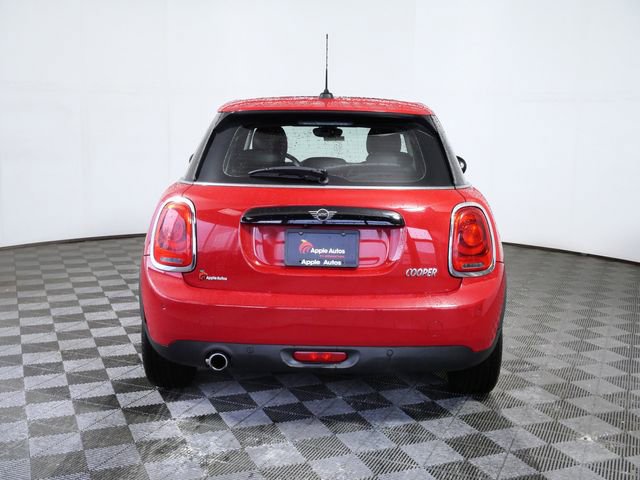Used 2019 MINI Cooper 4-Door Hardtop image 7