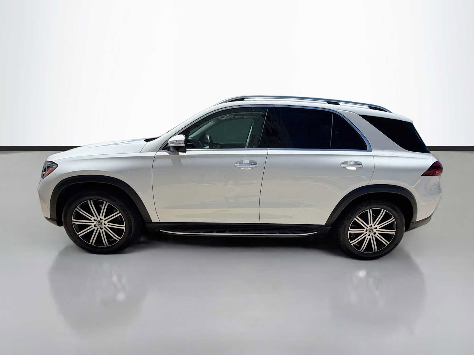 Used 2024 Mercedes-Benz GLE 350 4MATIC image 5