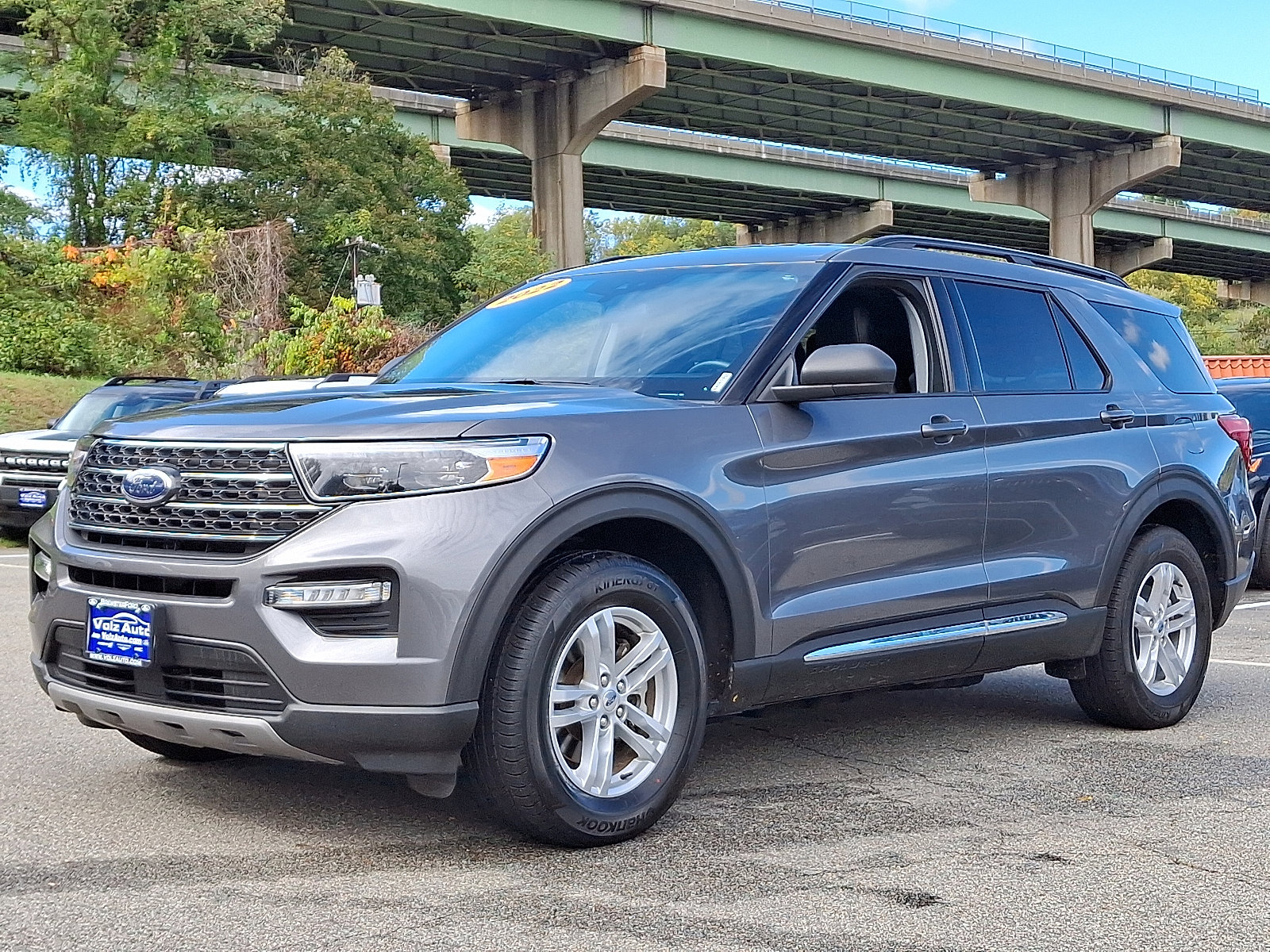 Certified 2022 Ford Explorer XLT w/ Equipment Group 202A image 5