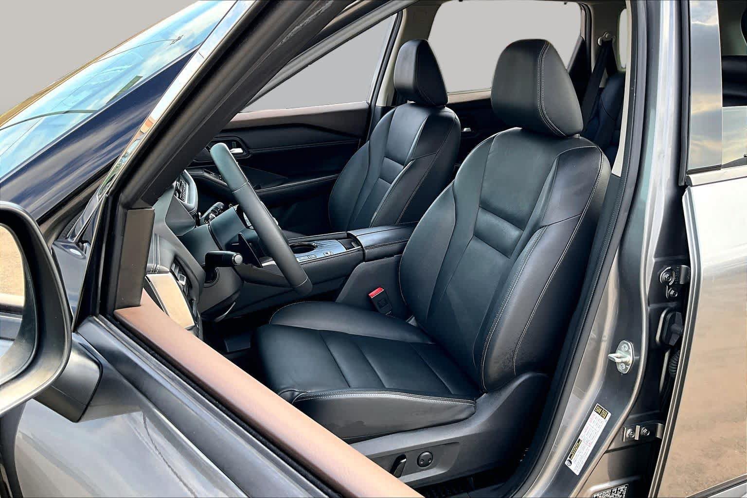 Certified 2023 Nissan Rogue SL w/ SL Premium Package FWD image 8