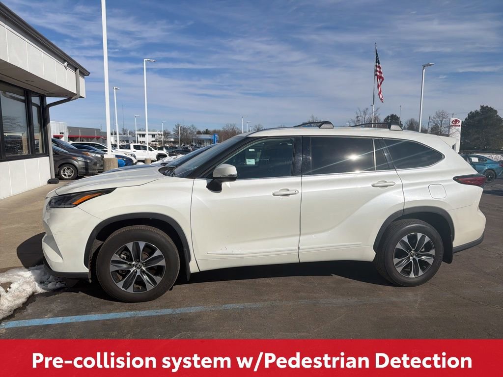 Used 2021 Toyota Highlander XLE image 12