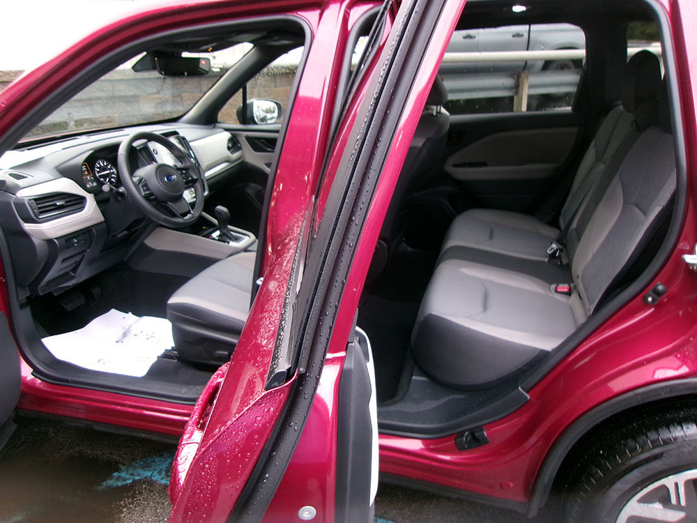 Used 2025 Subaru Forester Premium w/ Convenience Package #1 image 13