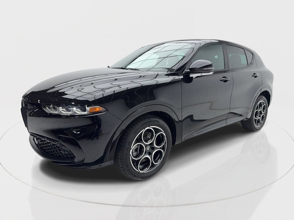 New 2025 Alfa Romeo Tonale w/ Premium Package AWD/4WD image 5
