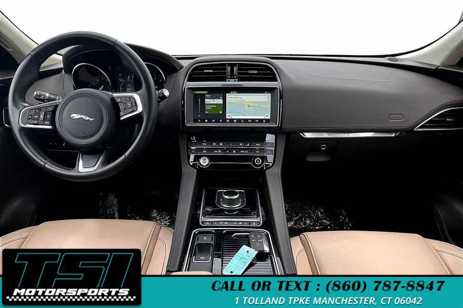 Used 2020 Jaguar F-PACE Prestige image 16