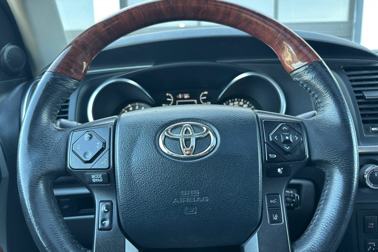 Used 2018 Toyota Sequoia Platinum w/ Carpet Mat Package AWD/4WD image 23