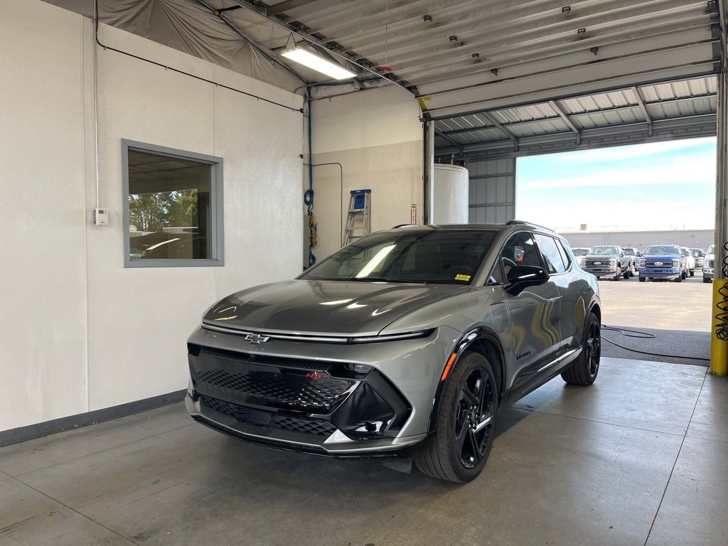 Used 2025 Chevrolet Equinox EV RS image 1