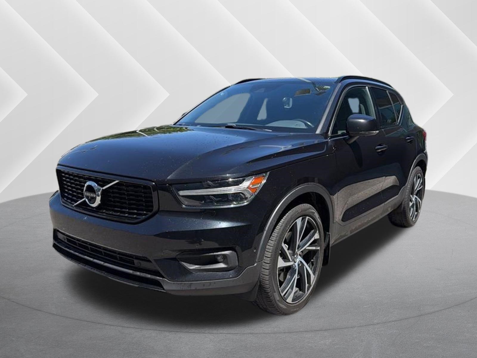 Used 2021 Volvo XC40 T5 R-Design w/ Advanced Package