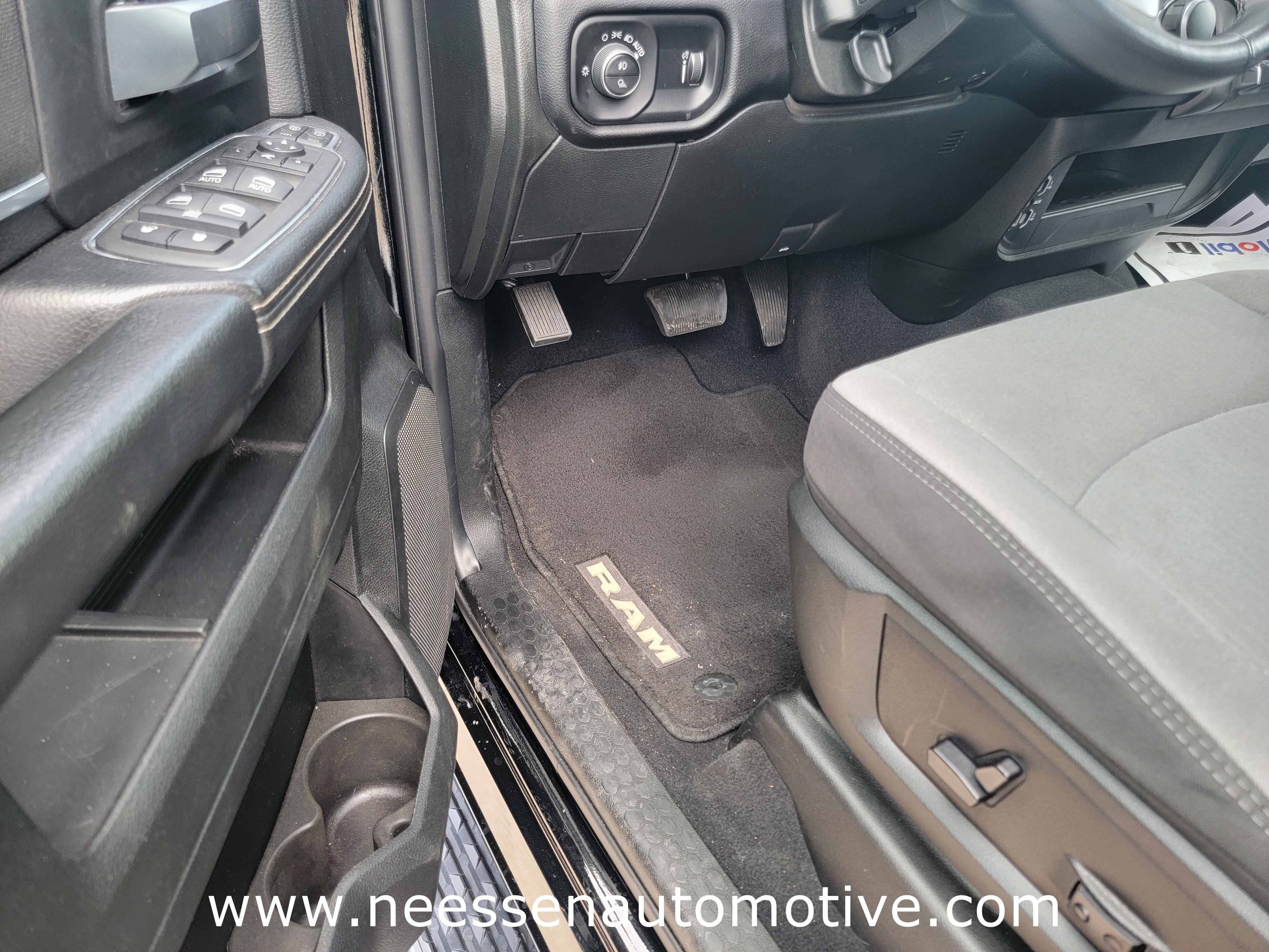Used 2024 RAM 2500 Big Horn w/ Bed Utility Group AWD/4WD image 14
