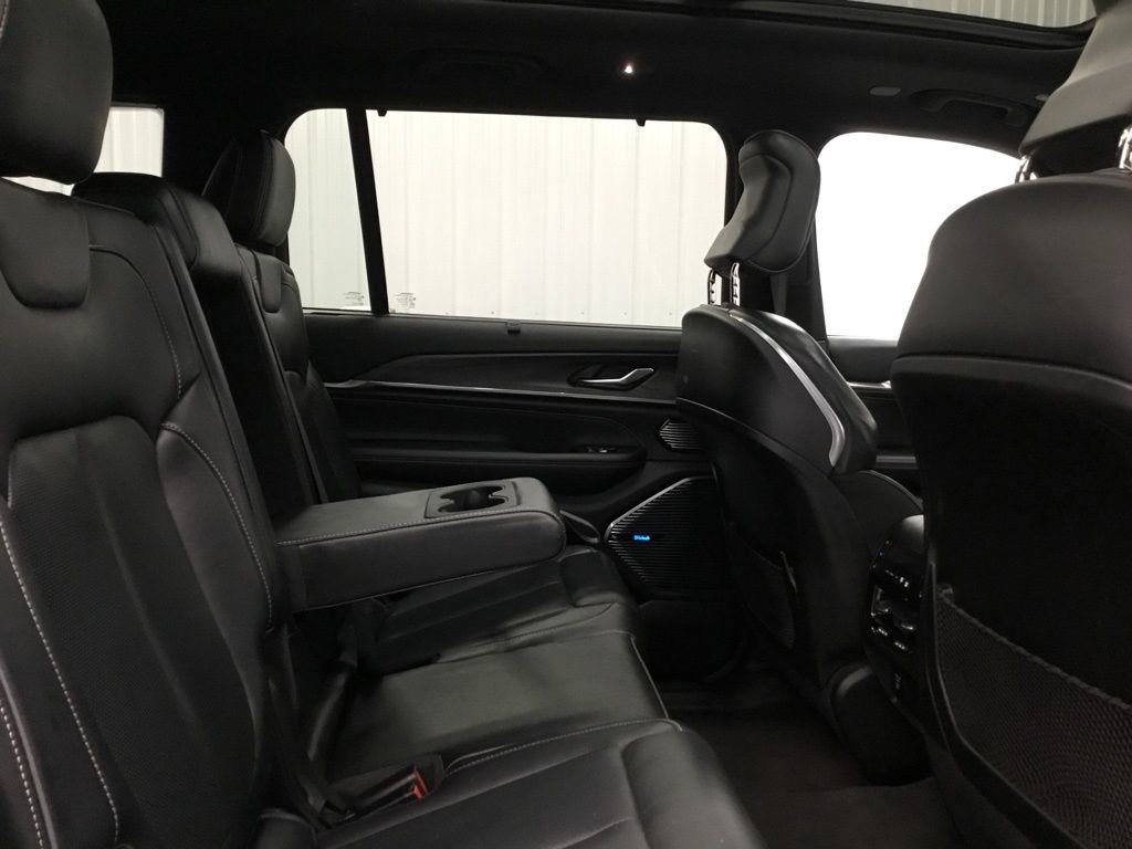 Used 2021 Jeep Grand Cherokee L Overland w/ Luxury Tech Group IV image 20