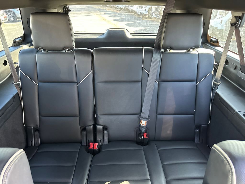 Used 2023 Cadillac Escalade ESV Premium Luxury image 12