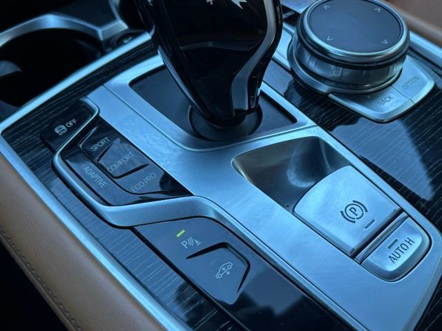 Used 2019 BMW 750i image 32