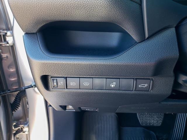 Used 2024 Toyota RAV4 SE image 12