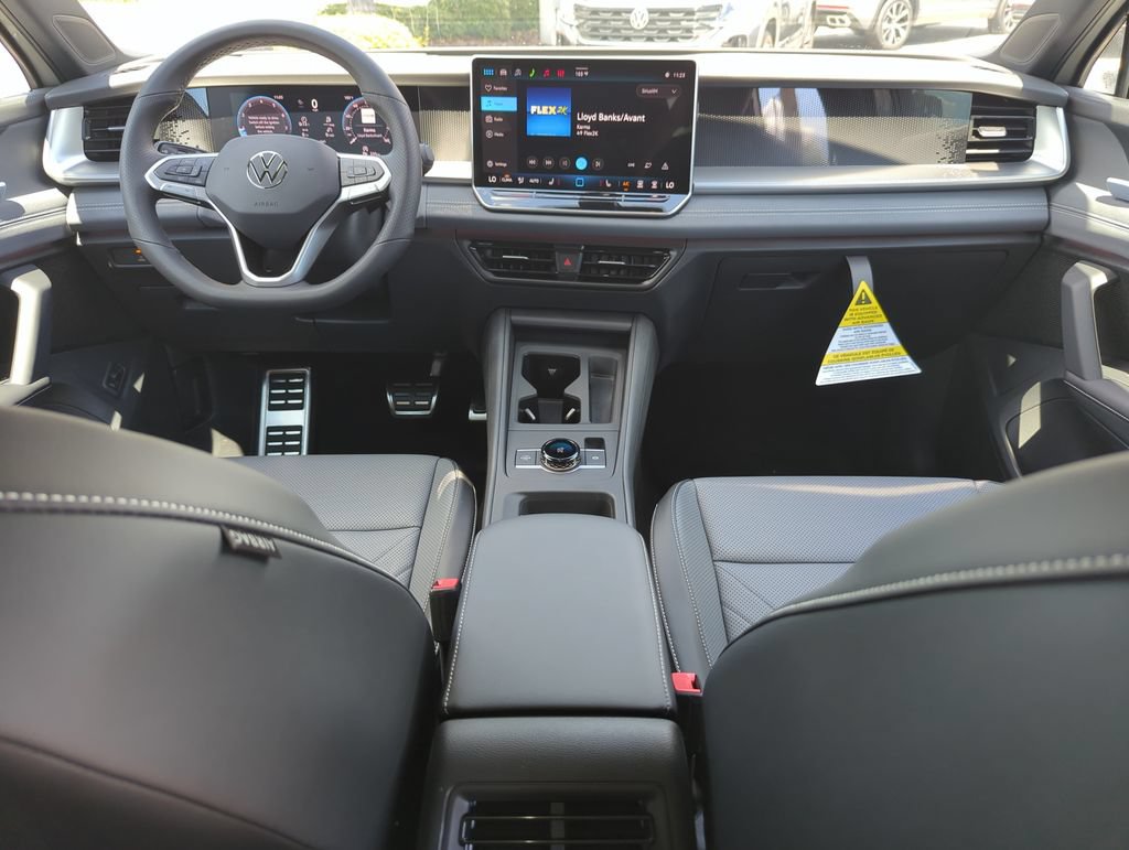 New 2026 Volkswagen Tiguan SE R-Line FWD image 25