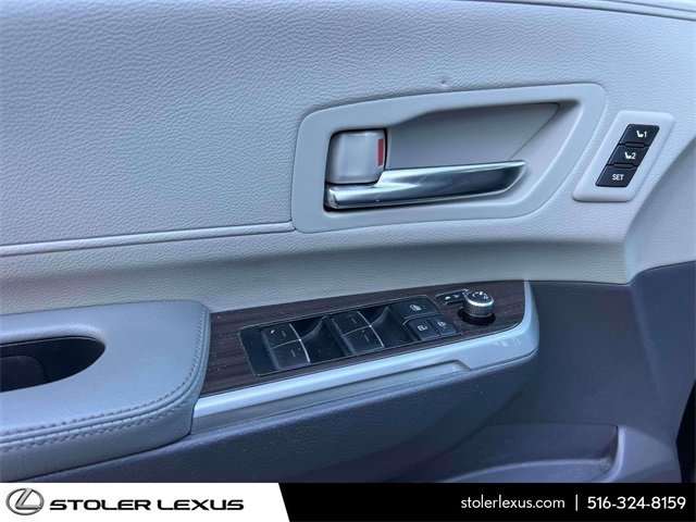 Used 2021 Toyota Sienna Limited image 20
