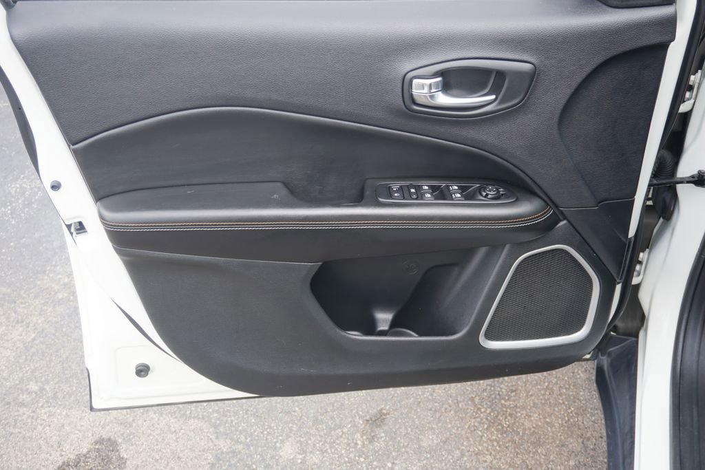 Used 2019 Jeep Compass Latitude image 11
