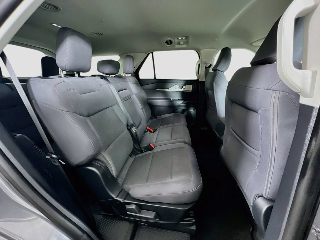 Used 2026 Ford Explorer Active AWD/4WD image 32