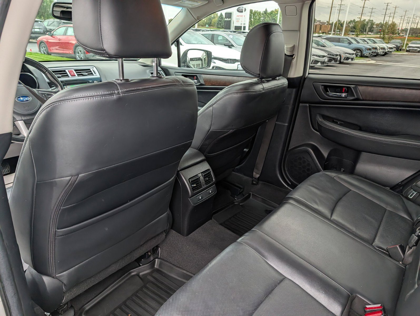 Used 2015 Subaru Outback 3.6R Limited AWD/4WD image 25