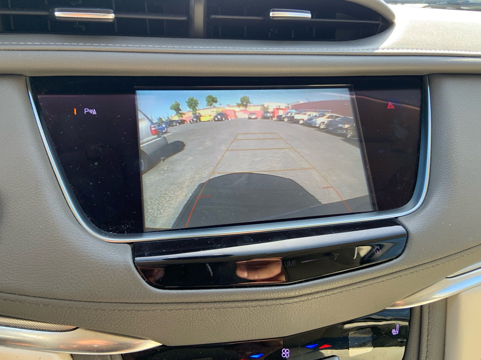 Used 2018 Cadillac XT5 Luxury w/ Driver Awareness Package AWD/4WD image 16