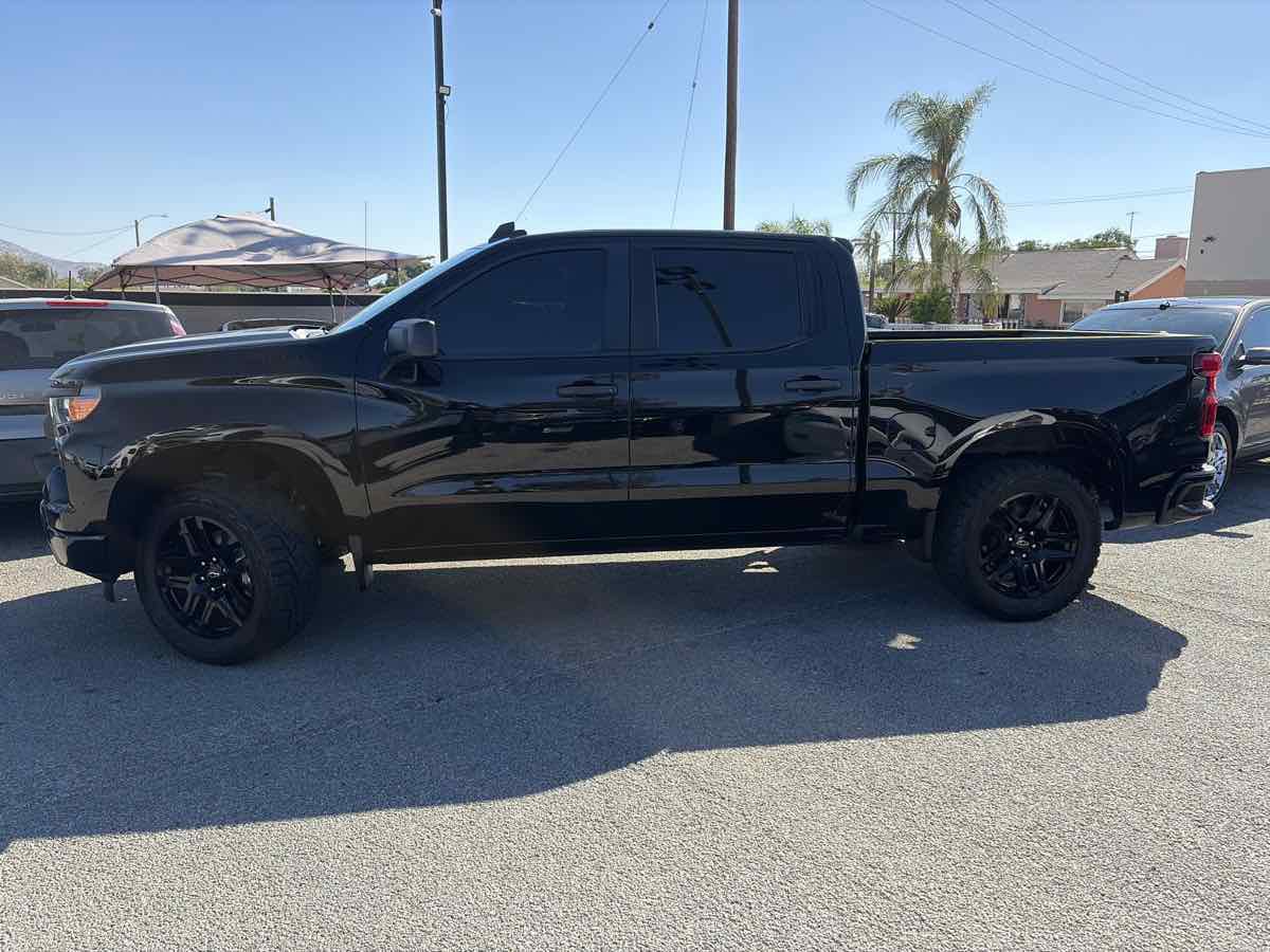 Used 2022 Chevrolet Silverado 1500 Custom w/ LPO, Dark Essentials Package RWD image 2