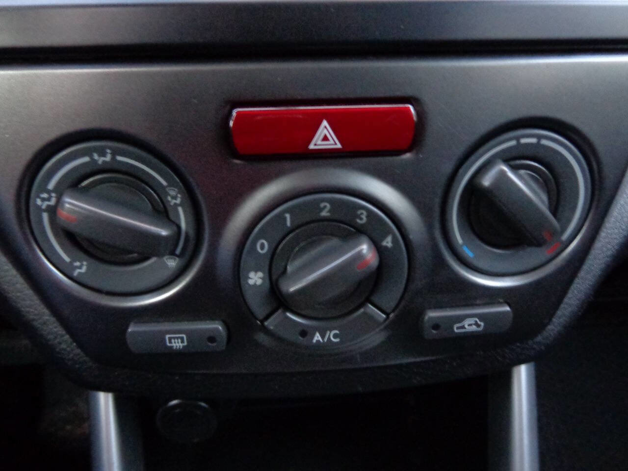 Used 2013 Subaru Forester 2.5X w/ Alloy Wheel Pkg image 33